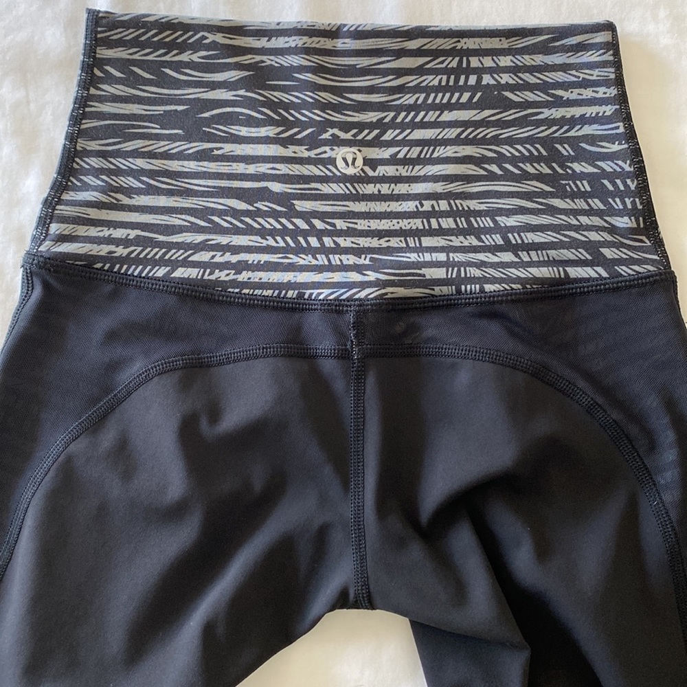 LIKE NEW - Lululemon Yoga Leggings
